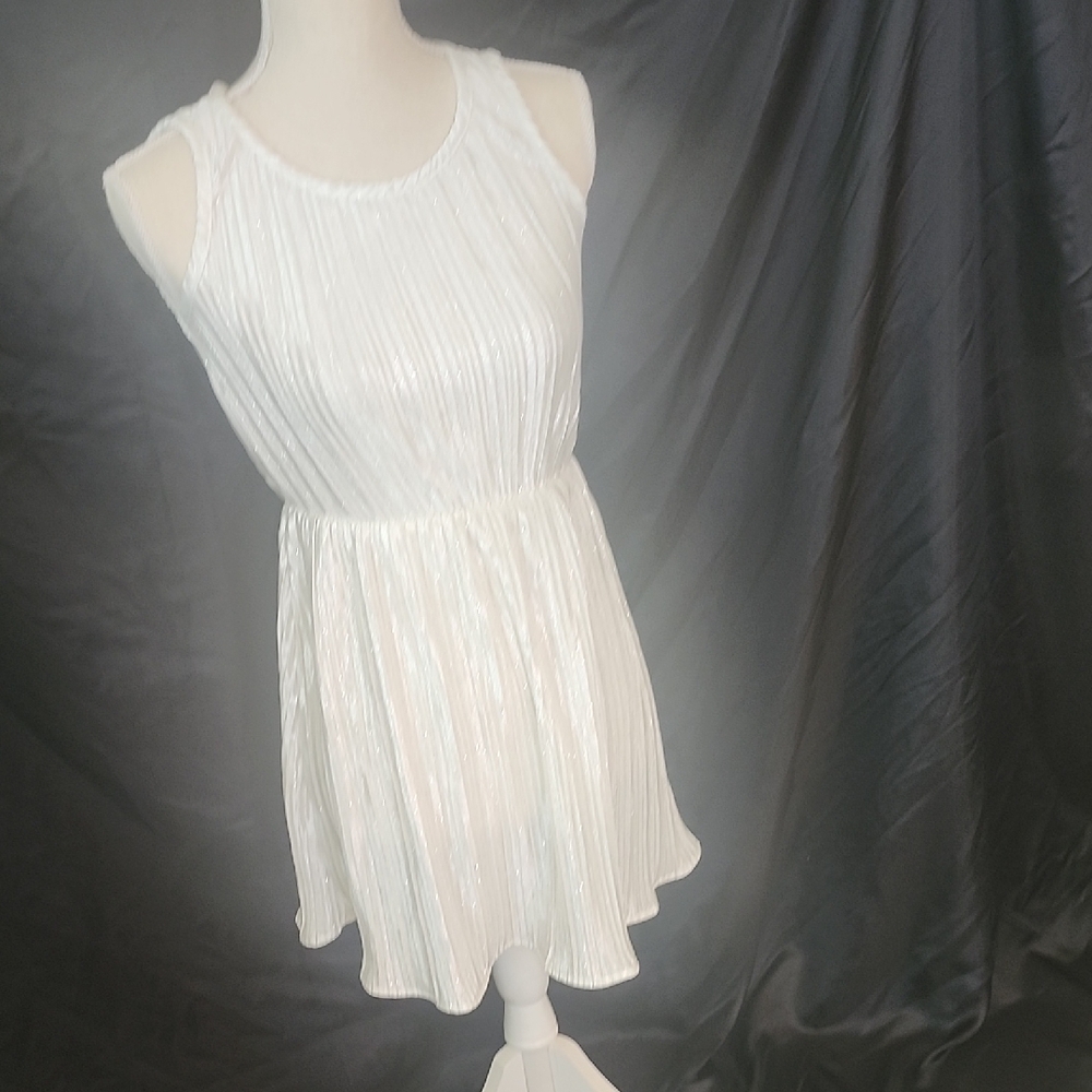 Elegant Off White Sleeveless Dress